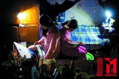 武汉姑娘拍室友获IPA国际摄影大赛中国赛区金奖