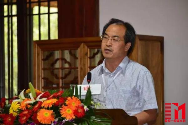 中国社科院世界宗教所儒教研究中心主任、尼山圣源书院秘书长赵法生在作大会发言。