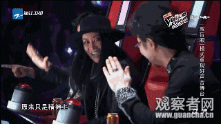 为什么呢?因为好声音几位评委在台上的表演着实精湛,“我觉得对他们表演的提高特有好处,表演真好。”