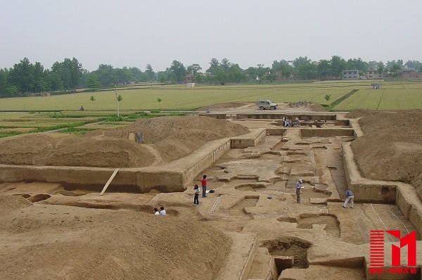 二里头宫殿区发掘场景
