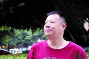 副局长为挣奶粉钱写小说 作品大卖上富豪榜
