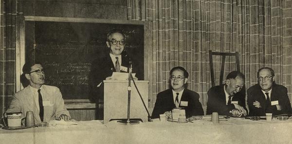 六十年代,胡适在演讲。