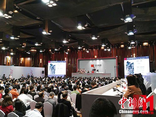 拍卖现场。中新网记者 宋宇晟 摄