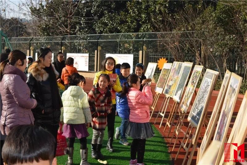 展览现场人头涌动