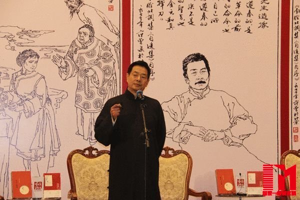 中国戏剧家协会主席濮存昕现场助兴朗读《野草》的题辞