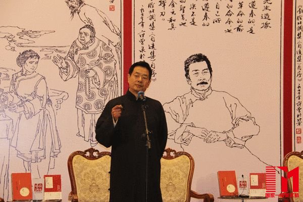 中国戏剧家协会主席濮存昕现场助兴朗读《野草》的题辞